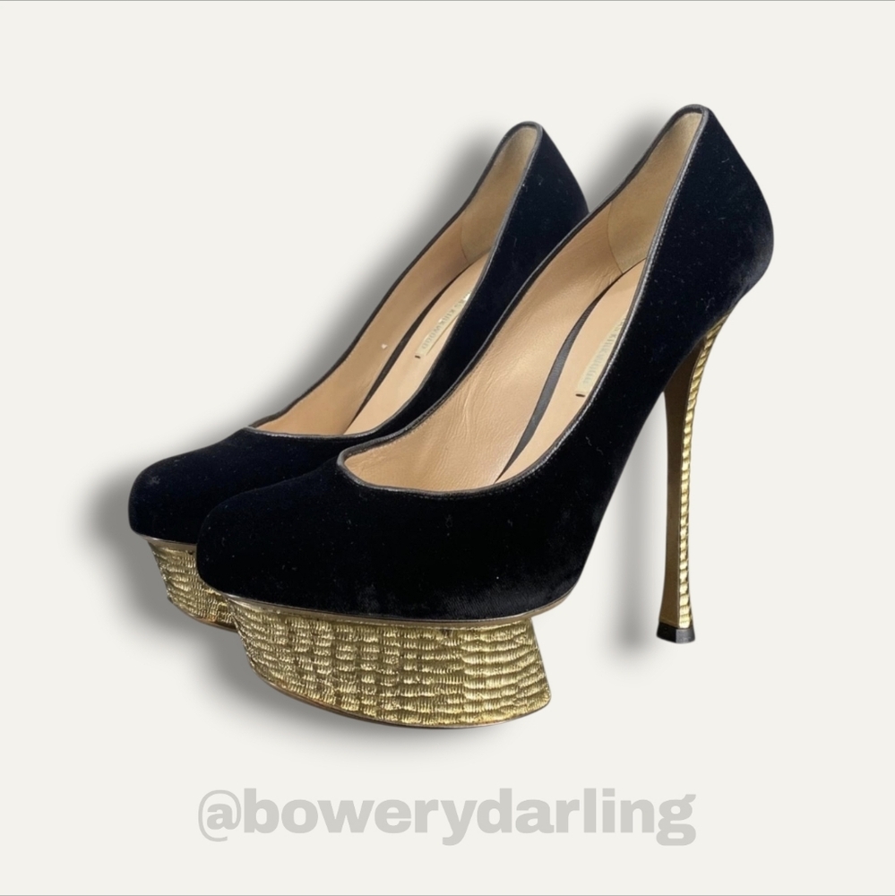 Nicholas Kirkwood SAKS Black Velvet & Metal Platform Heels - Black & Gold (38.5)